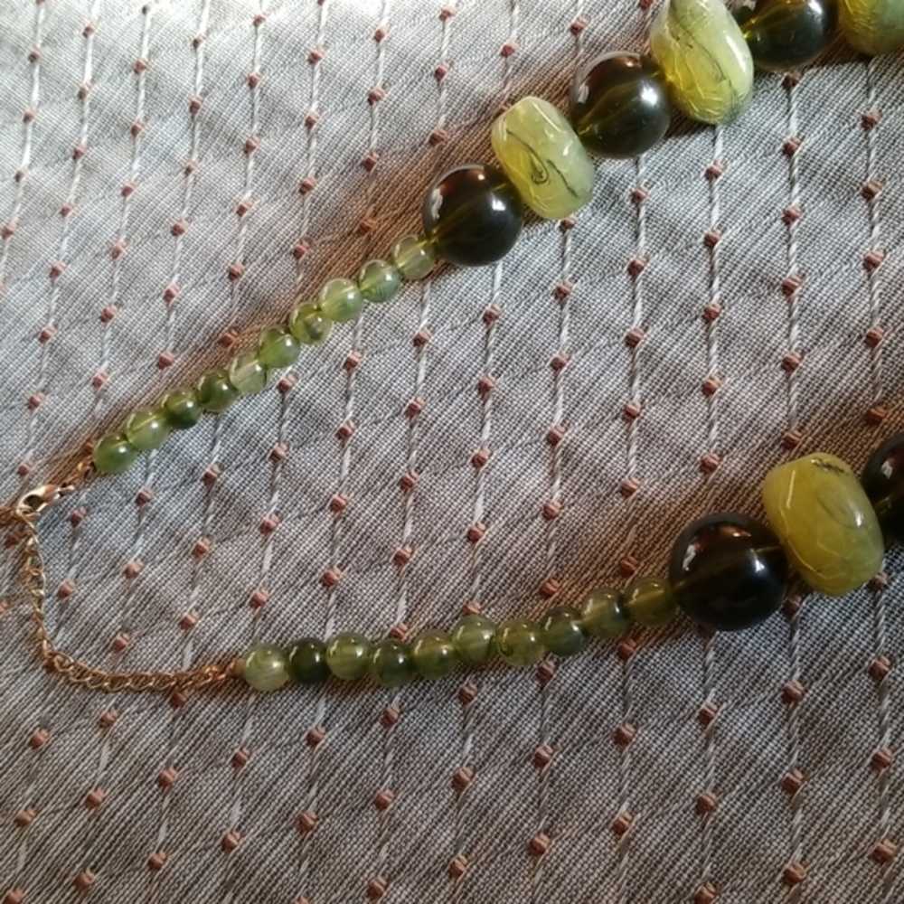Dark & Light Jade Green Colored Beaded Necklace - Picture 5 of 6